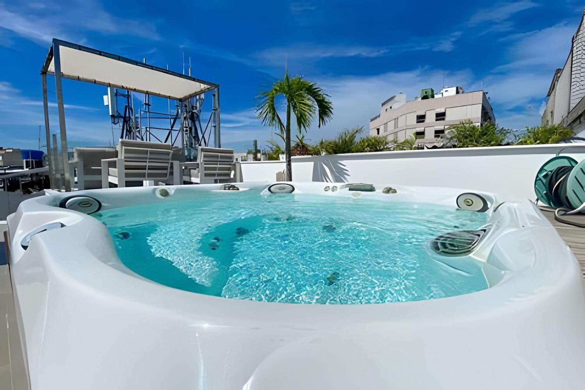 Hr.334 - Luxuosa Cobertura Com 2 E Jacuzzi Alugar Em Ipanema Posto 8 Appartamento *